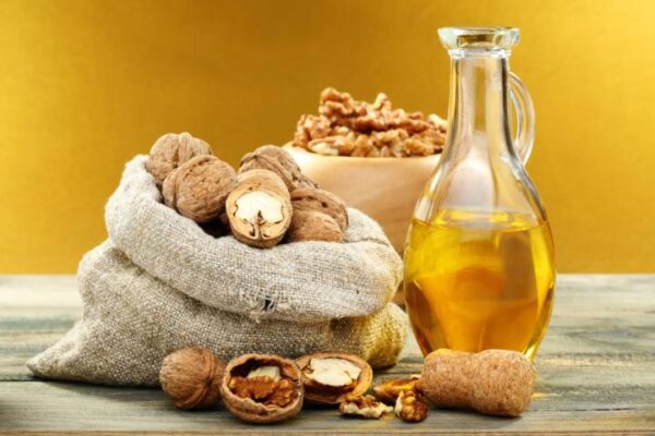 توريد زيت الجوز الطبيعي لصناعة الأغذية الراقية