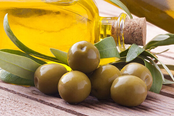 توريد زيت زيتون بكر غير مفلتر بطعم طبيعي