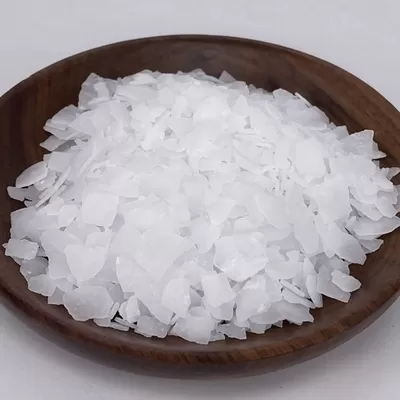 هيدروكسيد الصوديوم الغذائي Sodium Hydroxide (E524) – توريد محلول قلوي عالي الجودة