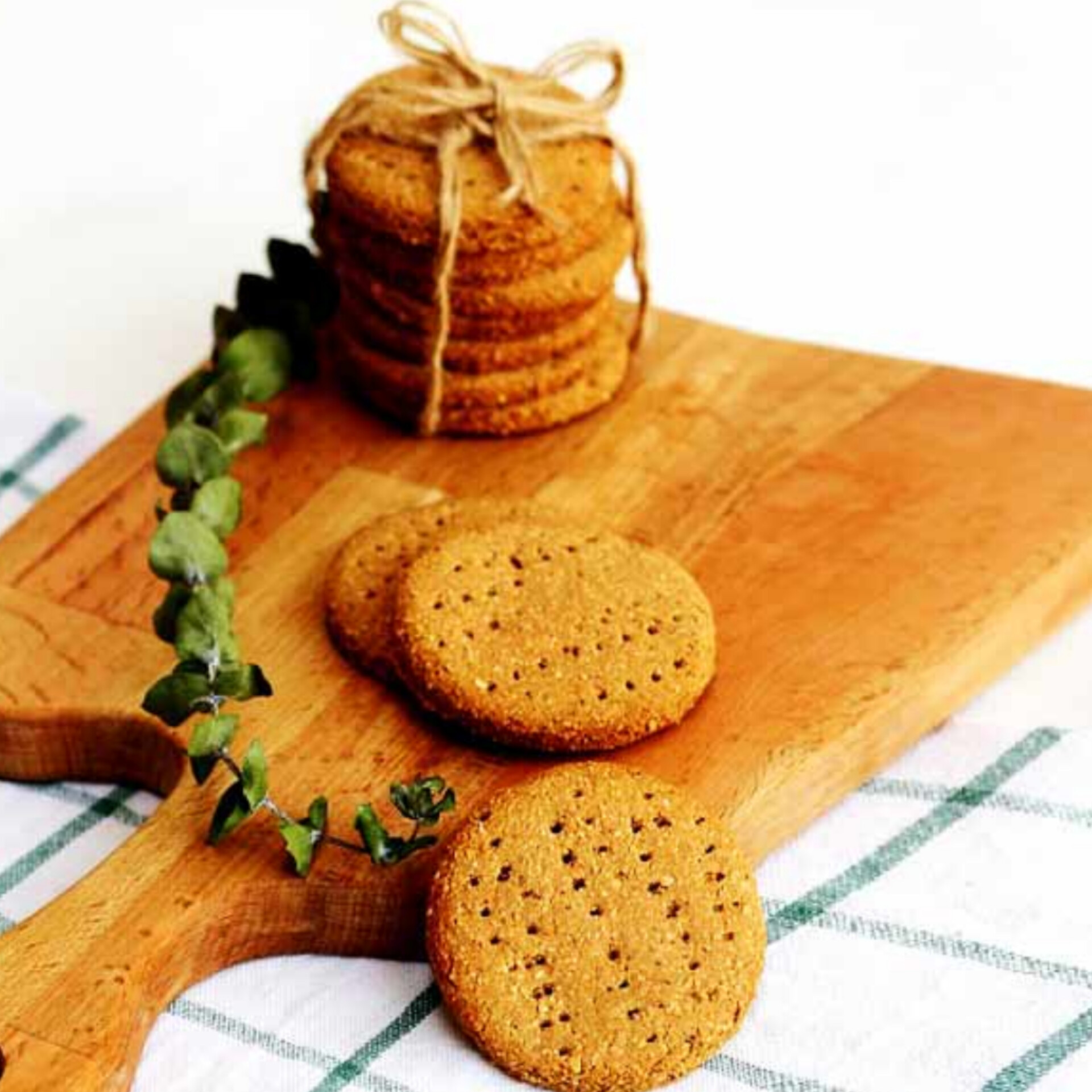 مواد خام لصناعة البسكويت والحلويات في مصراتة