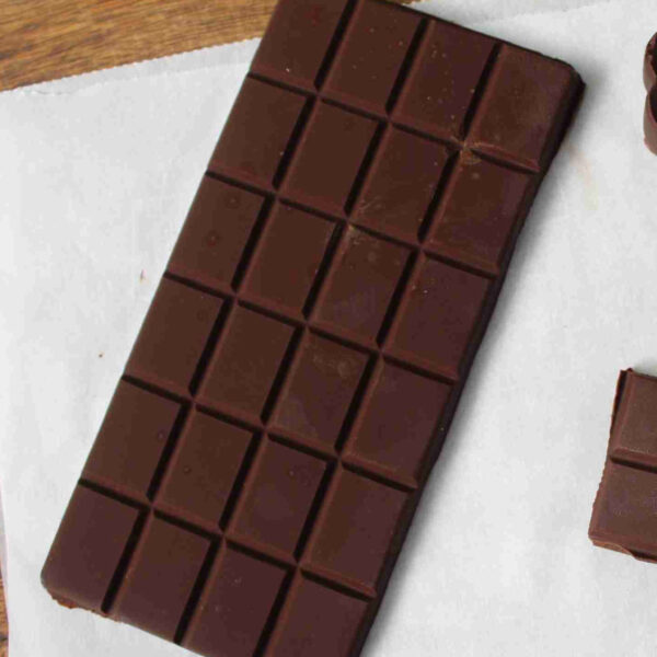 ما هي المكونات الأربعة الرئيسية في الشوكولاتة؟