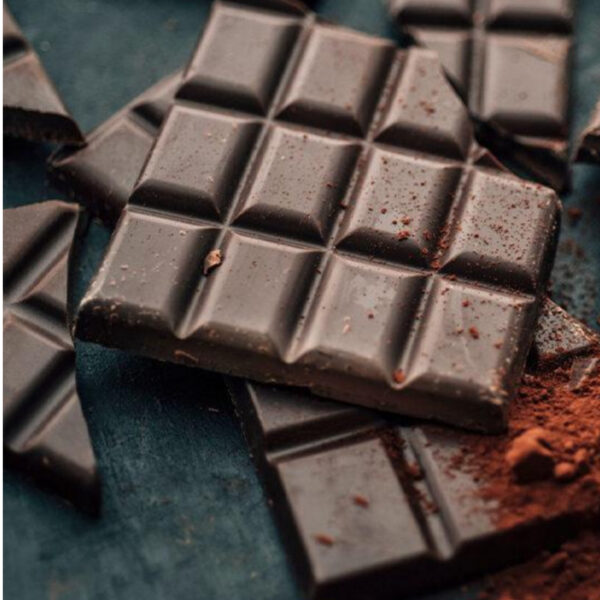 ما هي المكونات الأربعة الرئيسية في الشوكولاتة؟