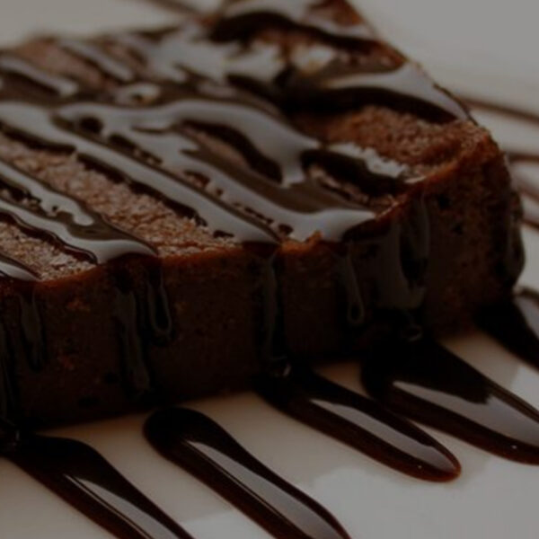 ما هي المادة الأساسية لصنع الشوكولاتة؟