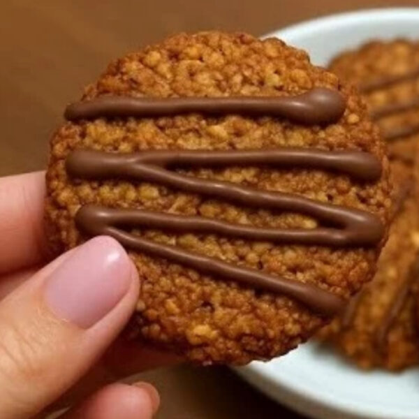 هل تُصنع البسكويت من دقيق القمح الأبيض (الميدا)؟