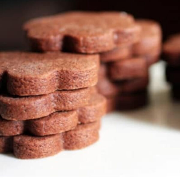 قائمة المواد الأولية لتحسين مذاق الكاكاو في الحلويات