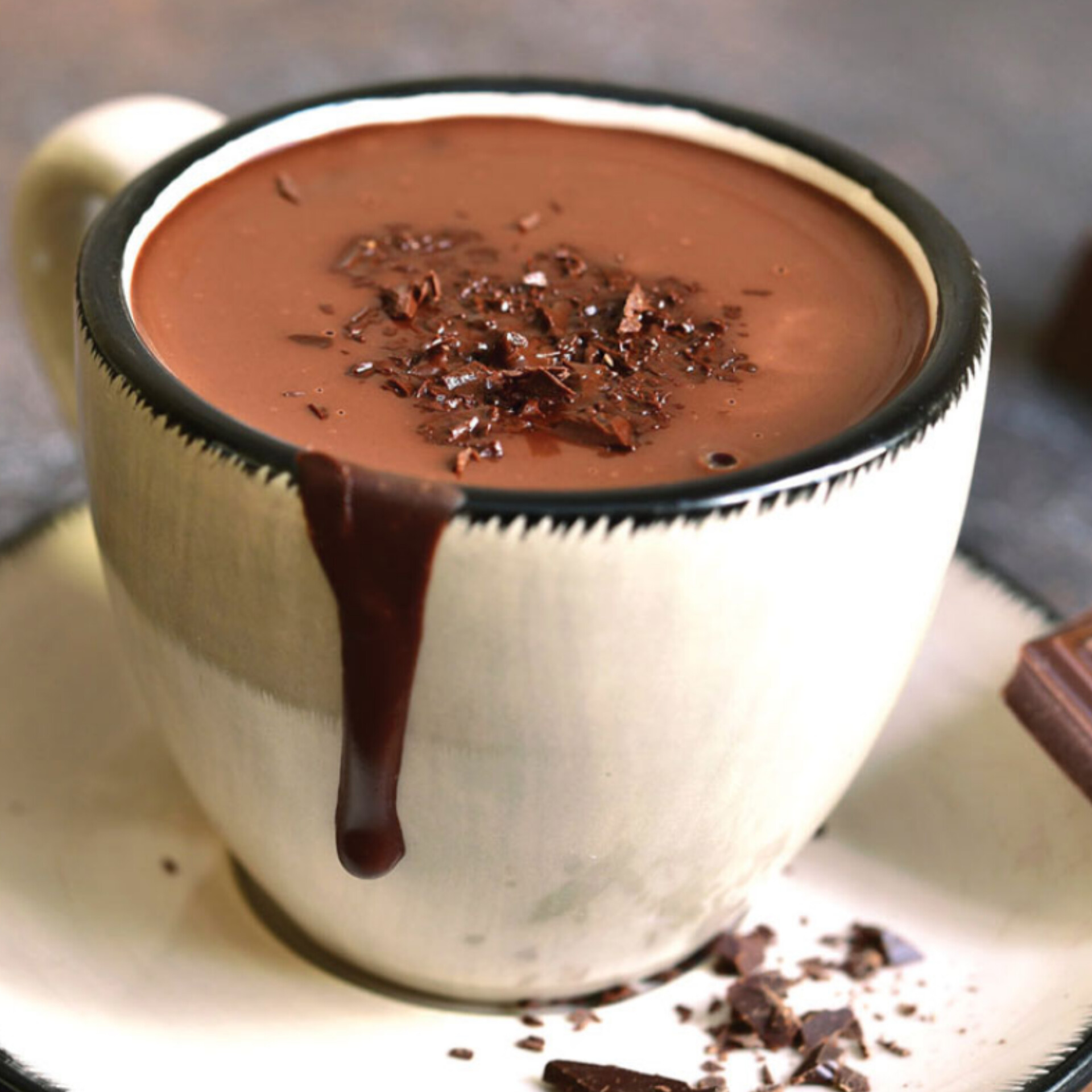 كيفية ضبط لزوجة الشوكولاتة الساخنة