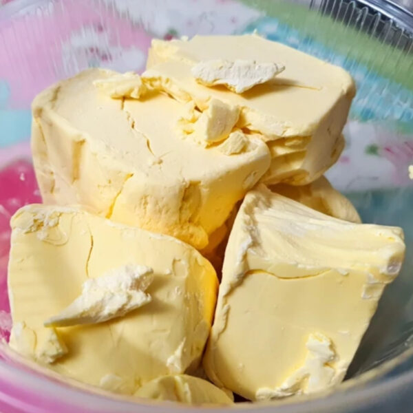 قائمة المواد الأولية لتحسين مذاق الزبدة والكريمة