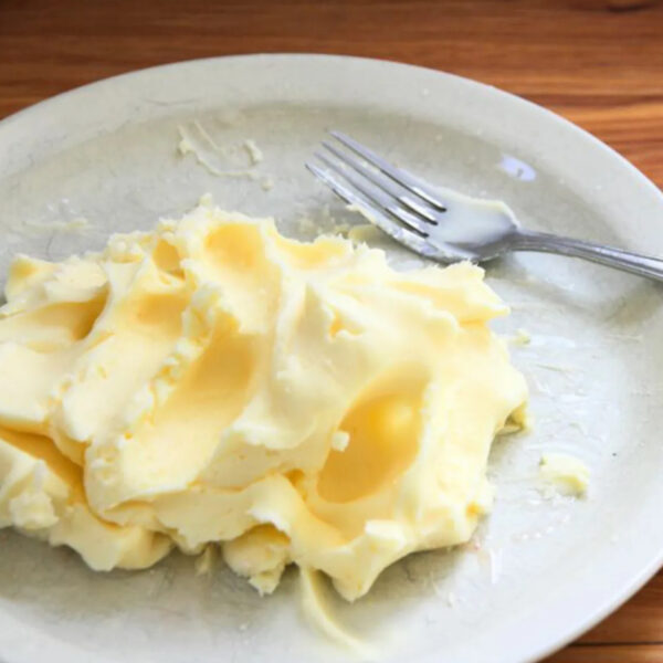 قائمة المواد الأولية لتحسين مذاق الزبدة والكريمة