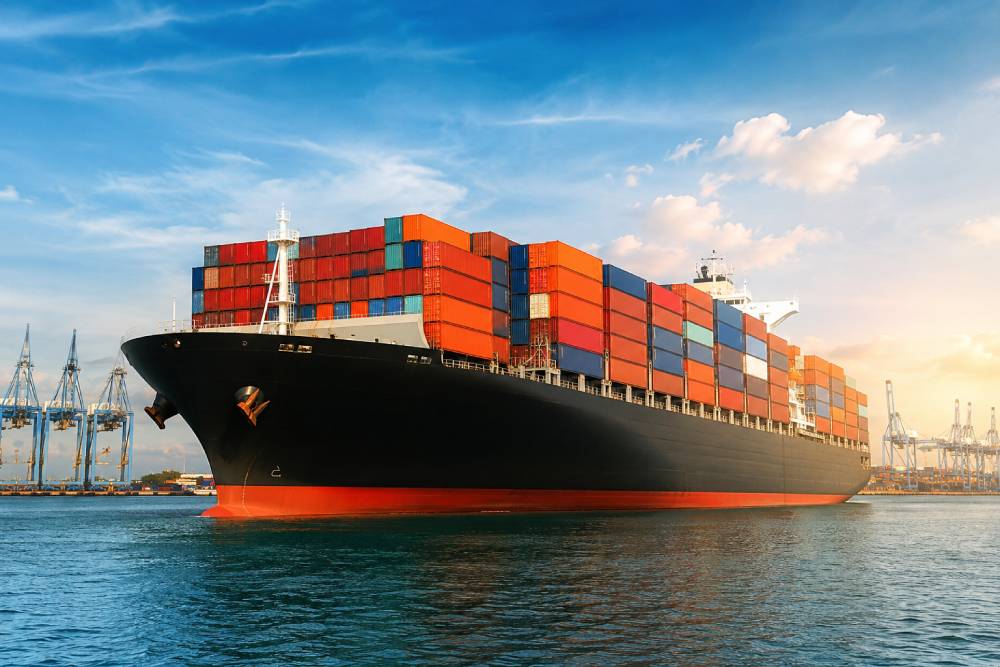 Dubai logistics and shipping