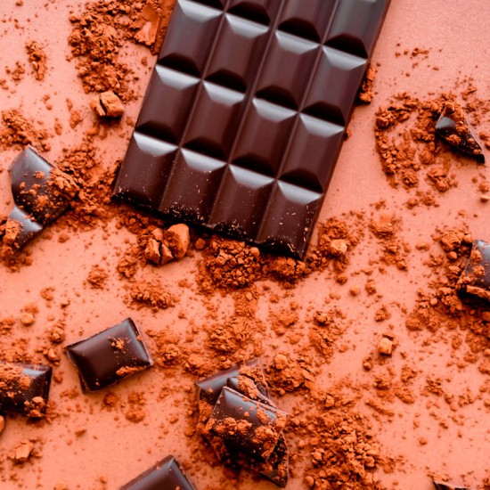 Alkalized cocoa powder in confectionery