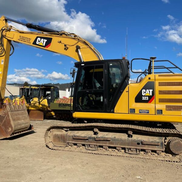 Caterpillar 323 Excavator for Sale