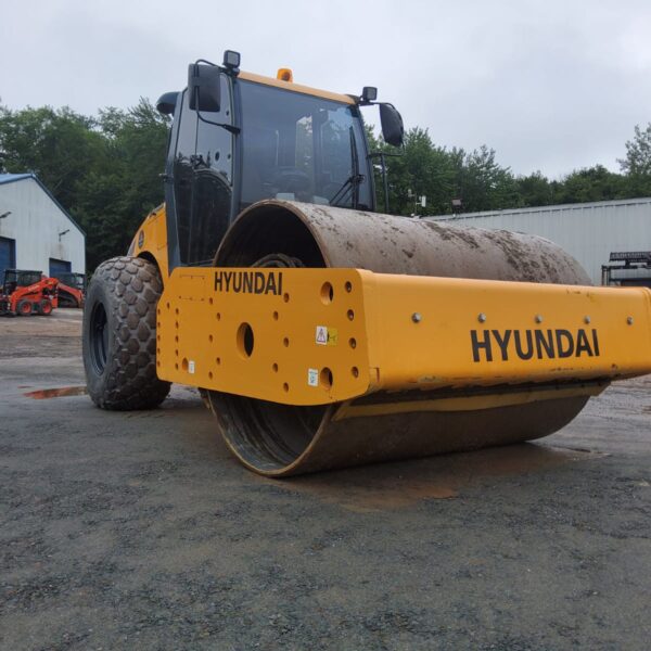Hyundai HR380C Roller for Sale