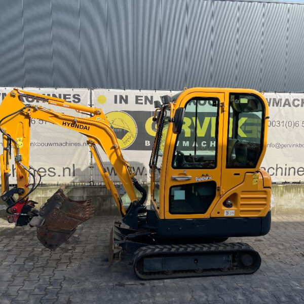 Hyundai R16 Excavator for Sale