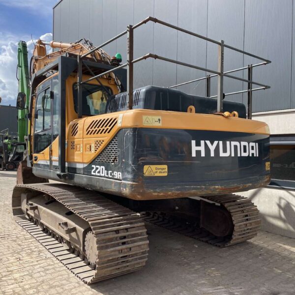 Hyundai R220LC Excavator