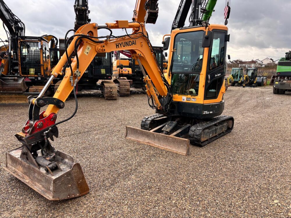 Hyundai R25Z Excavator for Sale