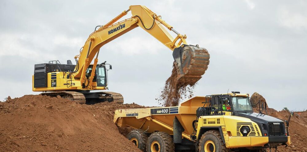 Komatsu Excavator PC650LC-11