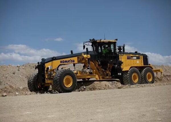 Komatsu Graders GD955-7 For Sale