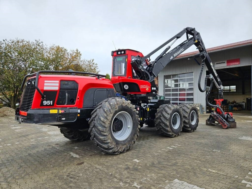 Komatsu Harvester 951 For Sale
