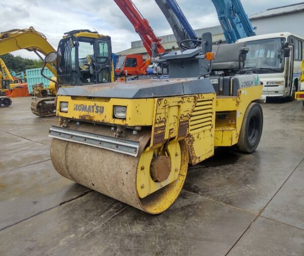 Komatsu JVC100 Combination Roller