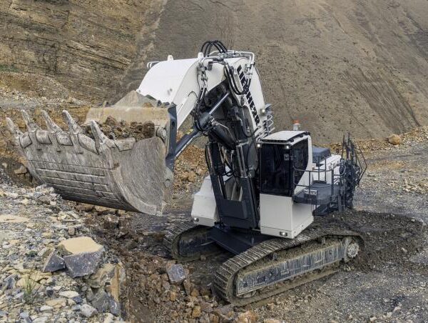 Liebherr Excavator Model R 9150 B