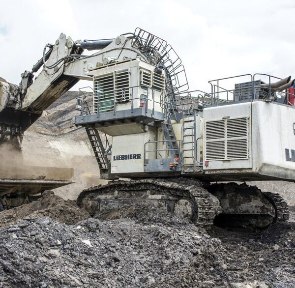 Liebherr Excavator Model R 9250 for Sale