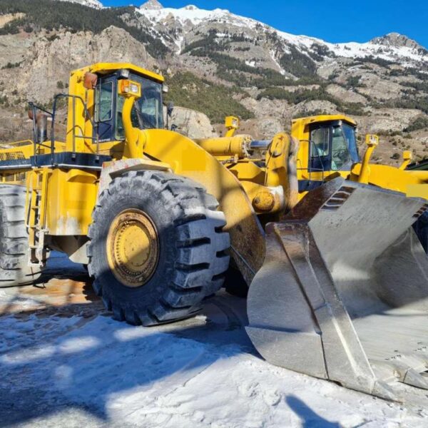 komatsu loader WA700 price