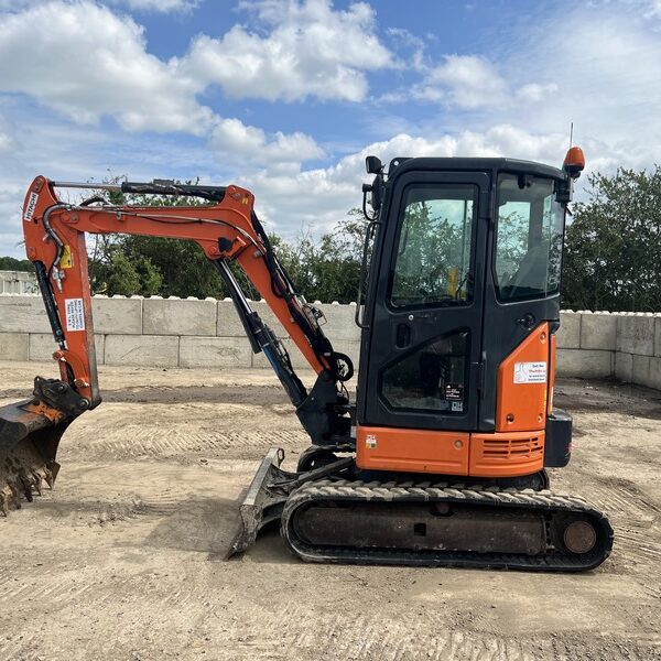 Hitachi Excavator Model ZX26U-5A for Sale