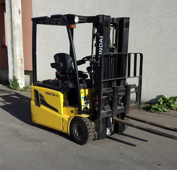 Hyundai 15BTR Electric Forklift