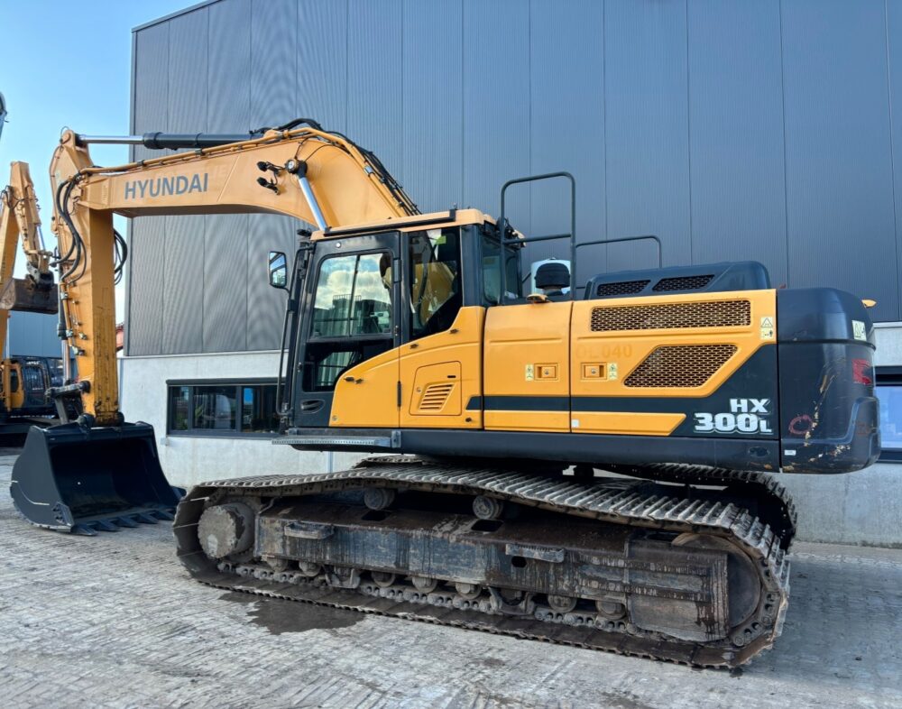 Hyundai HX300L Excavator for Sale