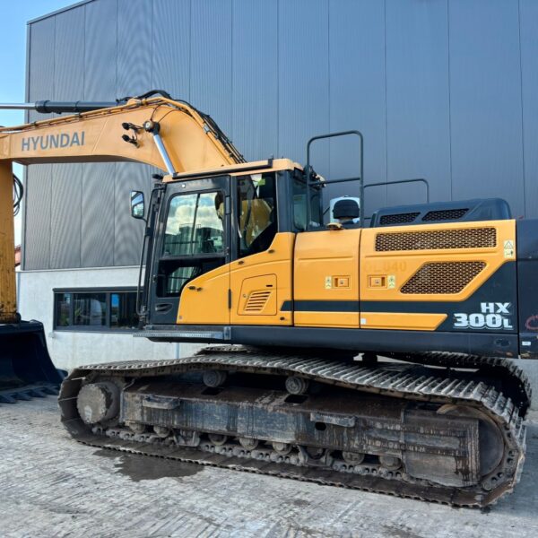 Hyundai HX300L Excavator for Sale