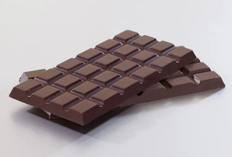 Specialty vegetable fats for chocolate