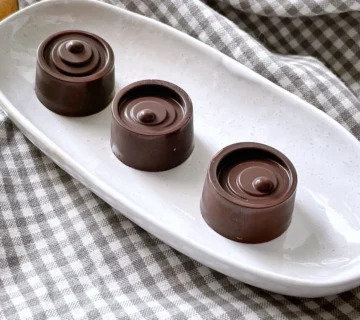 Textural consistency in chocolates