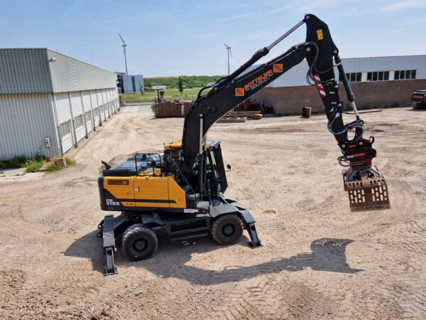 بیل میکانیکی هیوندای HW210A