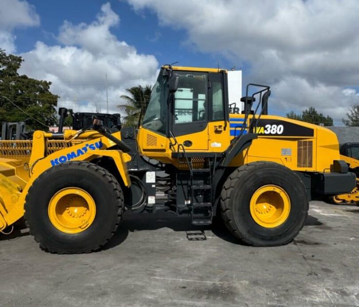 Komatsu WA380 loader