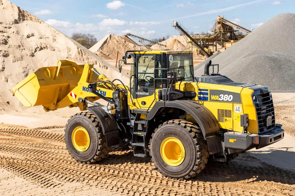 Komatsu WA700 Loader