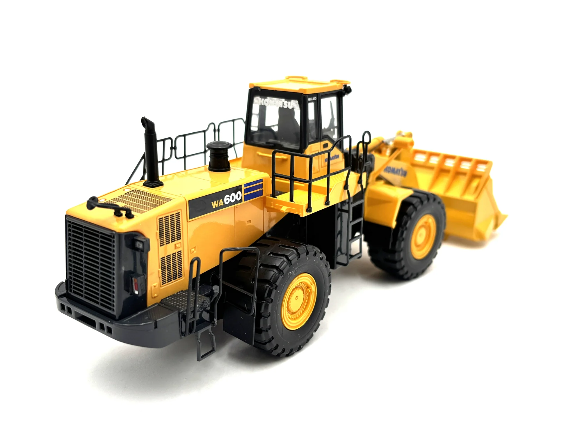 Komatsu WA600 Loader