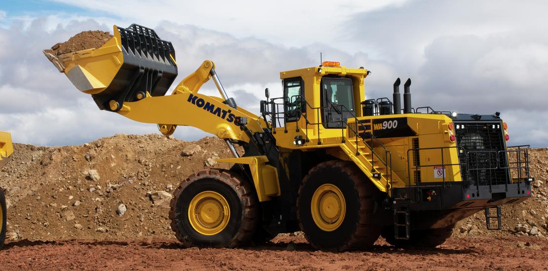 Komatsu WA900 Loader