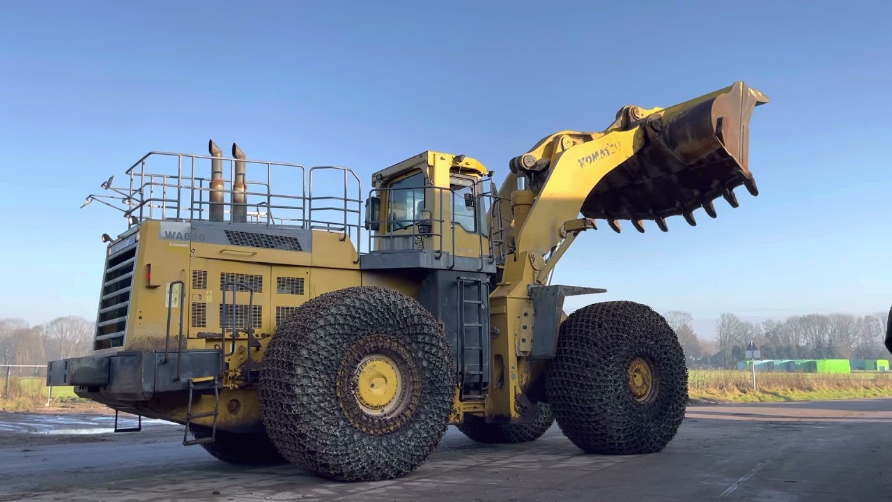 Komatsu WA800 Loader