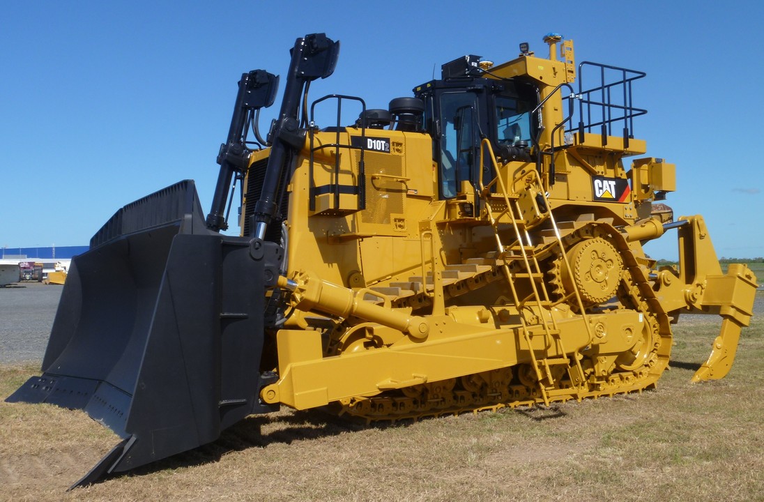بولدوزر بزرگ کاترپیلار Caterpillar D10T2