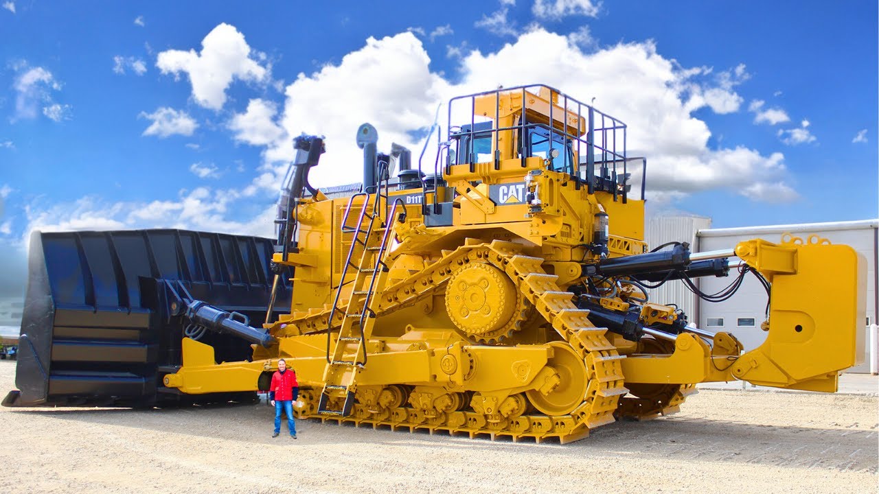 بولدوزر بزرگ کاترپیلار Caterpillar D11T