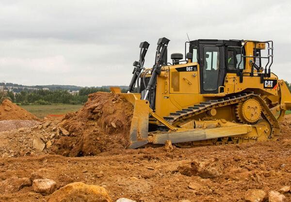 بولدوزر متوسط کاترپیلار Caterpillar D6T
