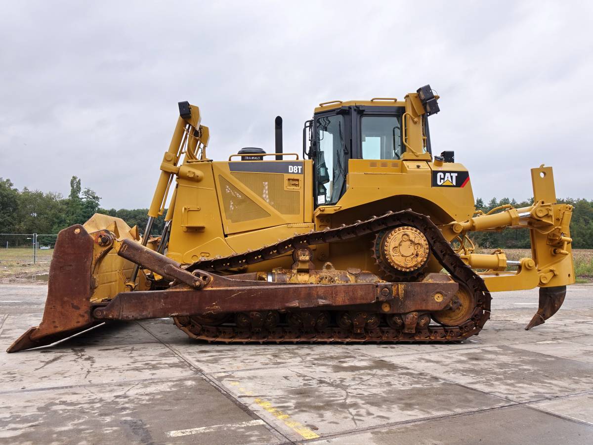 بولدوزر متوسط کاترپیلار Caterpillar D8T