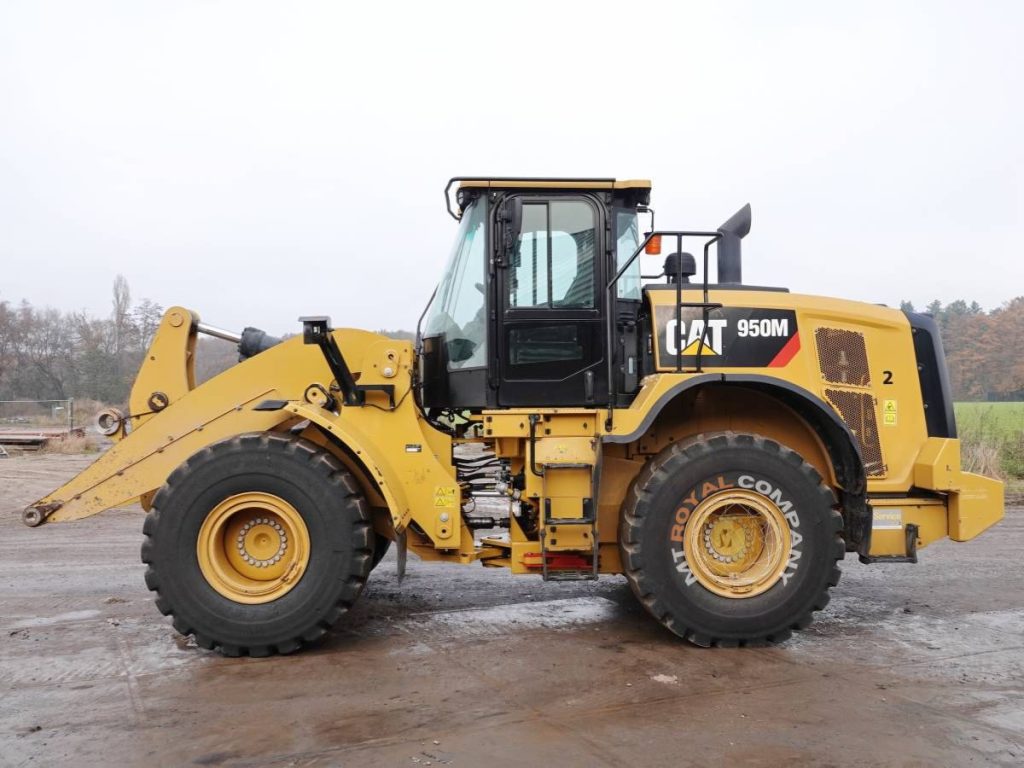 لودر چرخ‌لاستیکی Caterpillar 950M