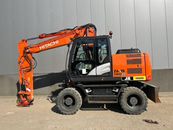 بیل مکانیکی چرخ‌لاستیکی ZX140W هیتاچی Hitachi