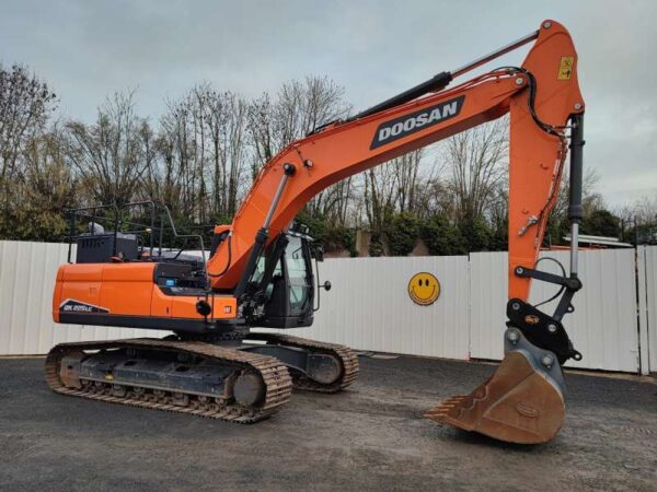 فروش بیل مکانیکی زنجیری DX225 دوسان Doosan