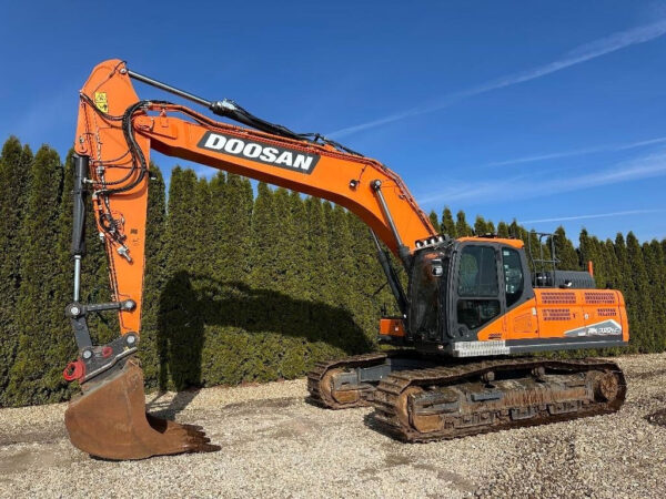 فروش بیل مکانیکی زنجیری DX300 دوسان Doosan