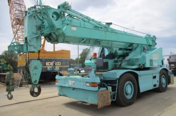 فروش جرثقیل چرخ‌لاستیکی LW250-5 کوماتسو