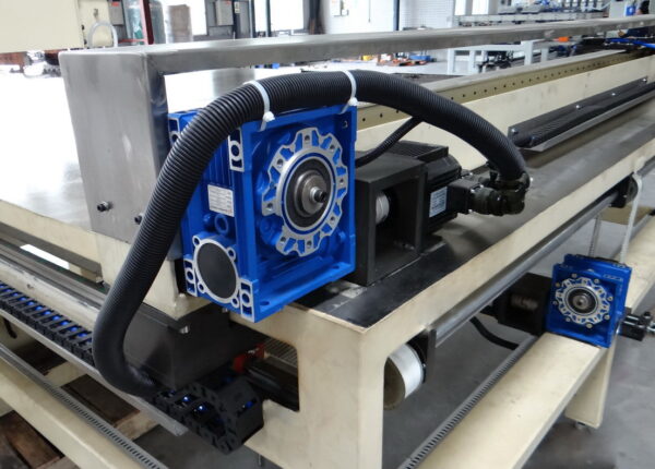 واردات ماشین جوش نقطه‌ای اتومات CNC