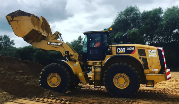کاترپیلار Caterpillar لودر چرخ‌لاستیکی 980M