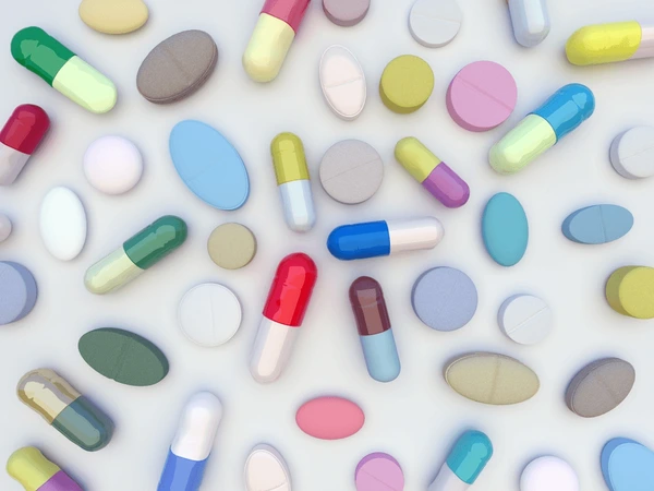 بررسی علمی داروهای مشابه اروپایی در مقایسه با ایرانی (مطالعات و نتایج)